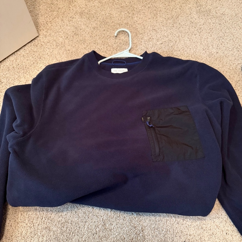 Classic Navy Crewneck Sweater with‎ Black Pocket - Picture 2 of 2